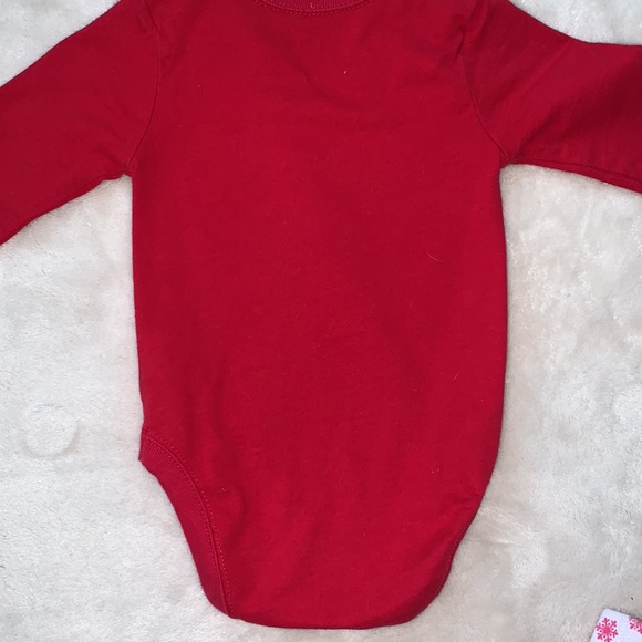2 Holiday Snow Onesies 0-3M Children’s Place Holiday Time EUC - Picture 4 of 8